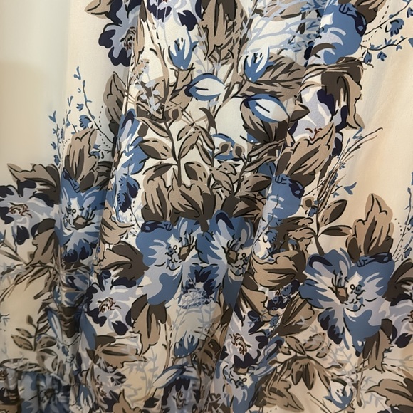 Floral Ruffle Bottom Dress - Picture 6 of 8